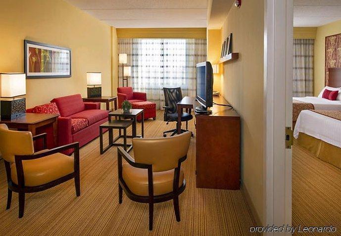 Courtyard Long Island Macarthur Airport Ronkonkoma Room photo